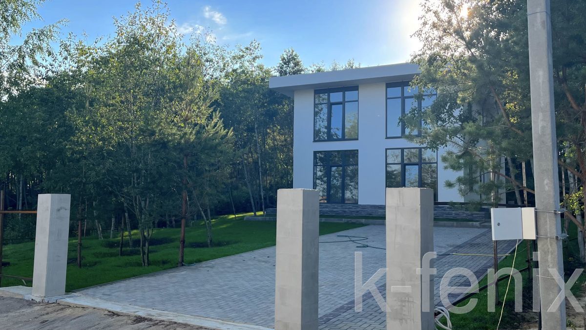дом 250 метров, участок 10 сот