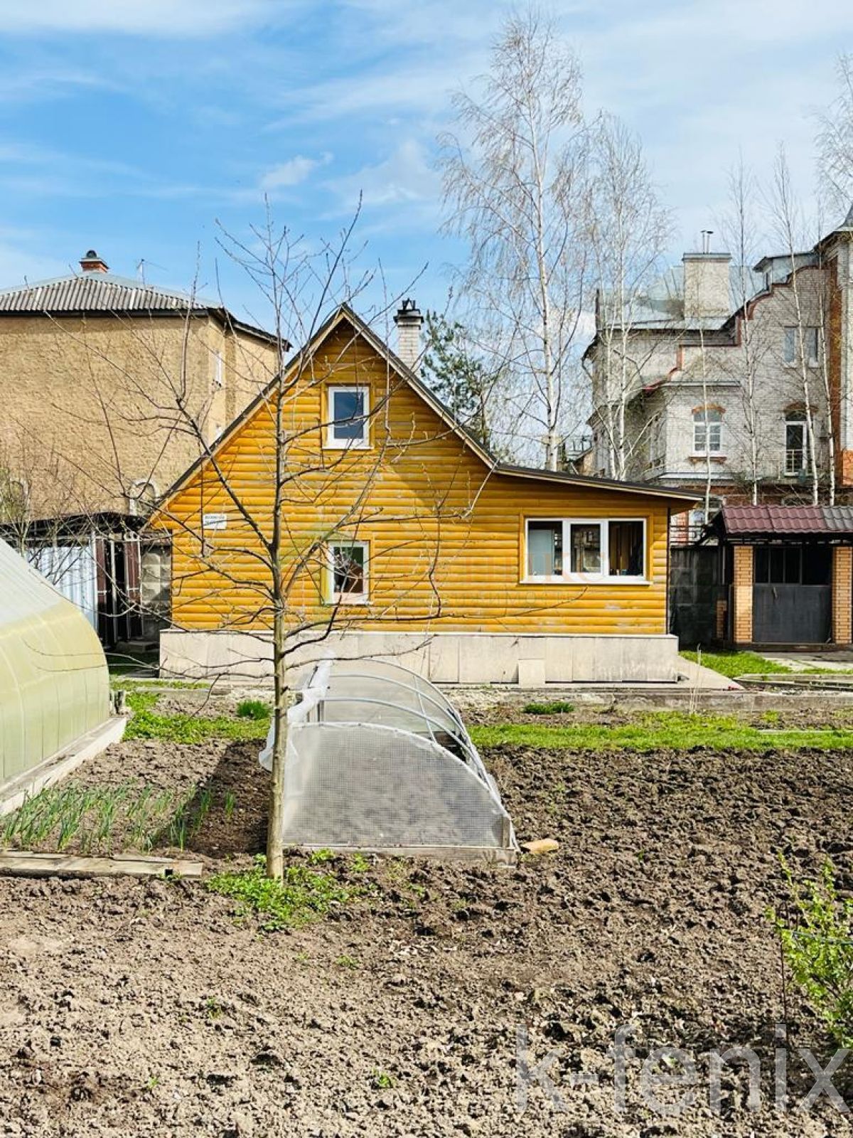 дом 250 метров, участок 13 сот